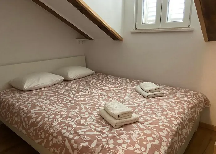 Lanai Apartment